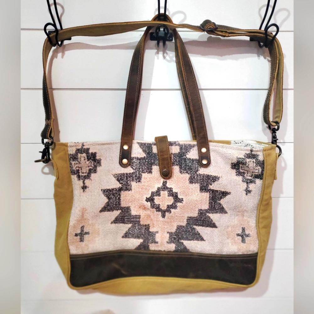 Myra Bag